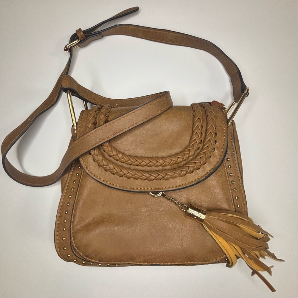 BEI BAO BAO Tom Clovers Brown Faux Leather Tassel Shoulder Bag
